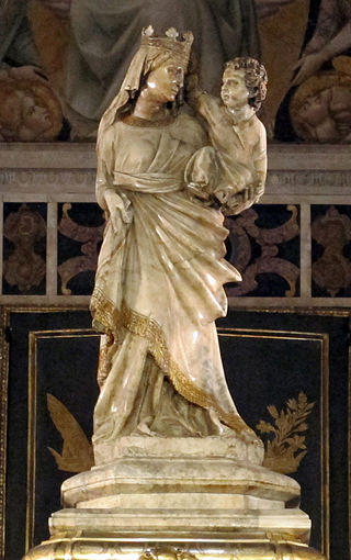 Duomo di Prato Statua di Maria